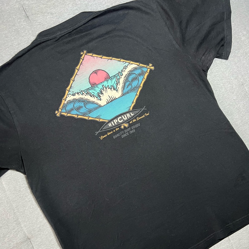 RIP CURL SURF TEE / LIKE NEW